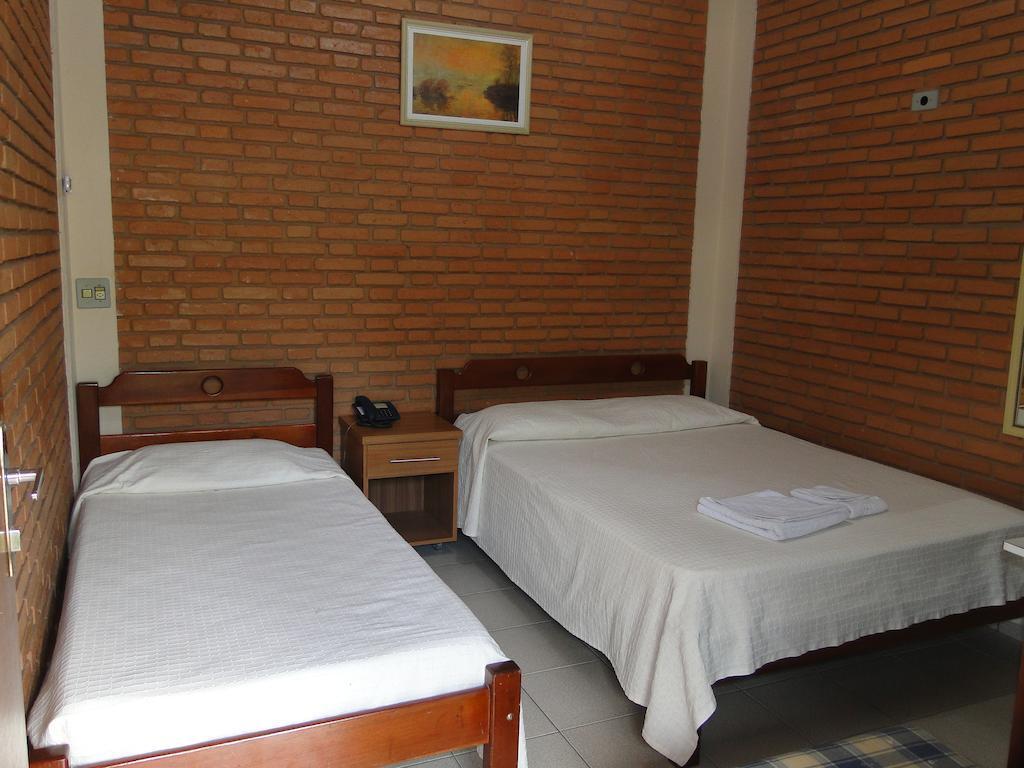 Hotel Pousada Vale Do Sol Em Pompéia 客房 照片
