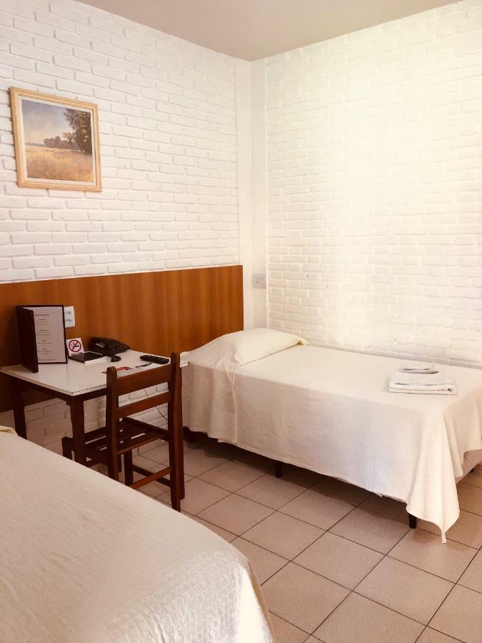 Hotel Pousada Vale Do Sol Em Pompéia 外观 照片